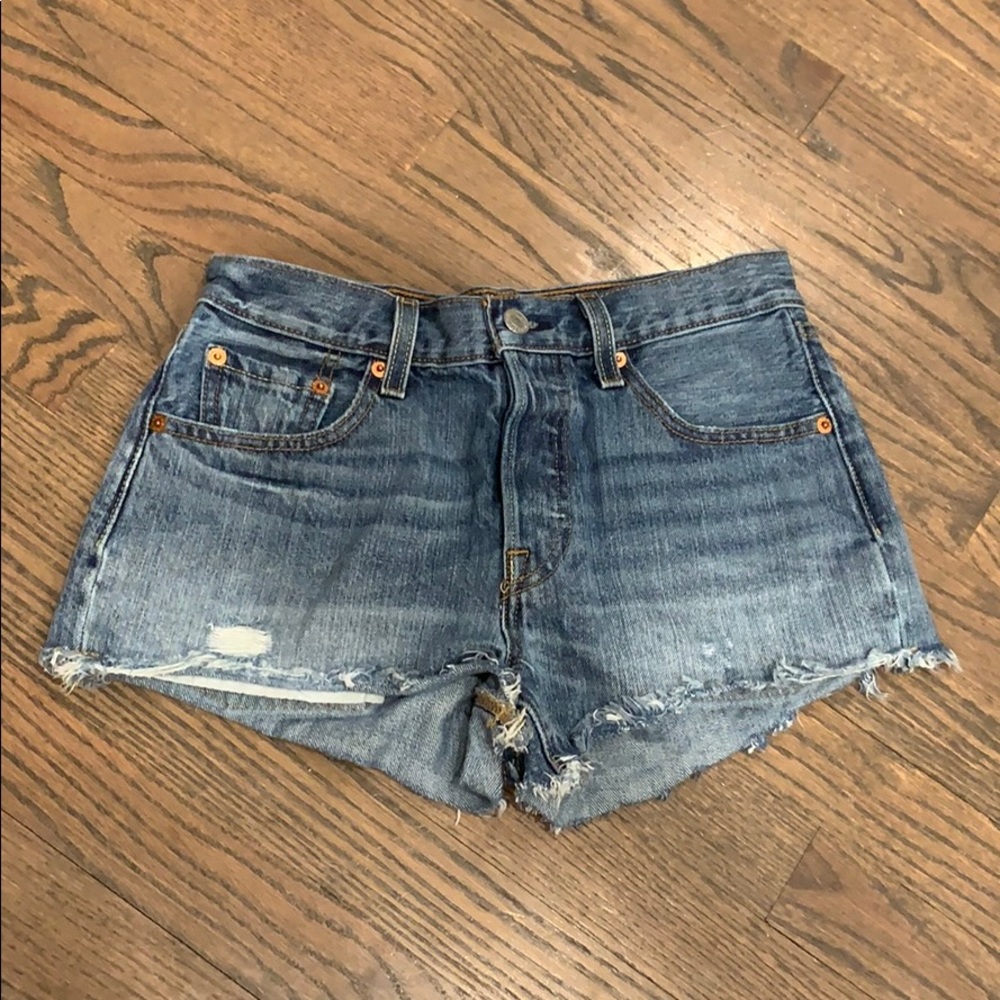 NWOT LEVIS 501 SHORTS
